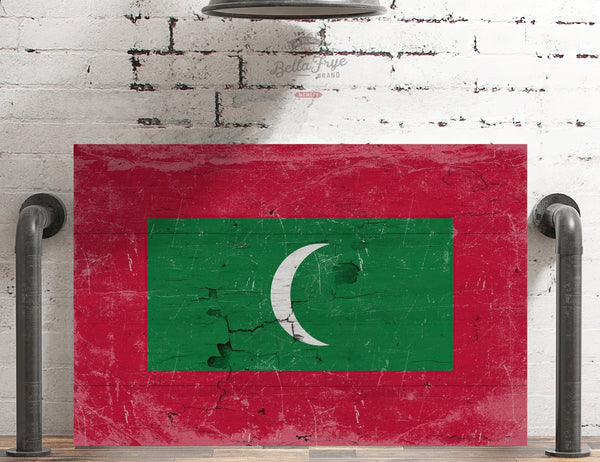 Bella Frye Maldives Flag Wall Art - Vintage Maldives Flag Sign Weathered Wood Style on Canvas