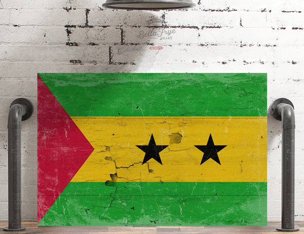 Bella Frye São Tomé and Príncipe Flag Wall Art - Vintage São Tomé and Príncipe Flag Sign Weathered Wood Style on Canvas